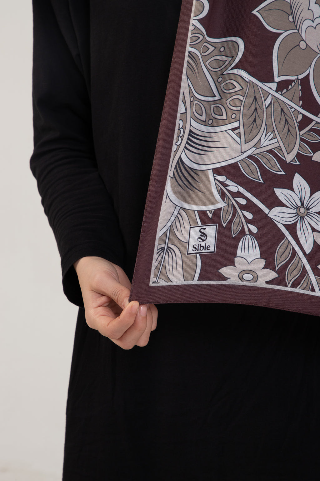 Floral “Zahara” Desenli İpeksi Soft Şal Kahverengi