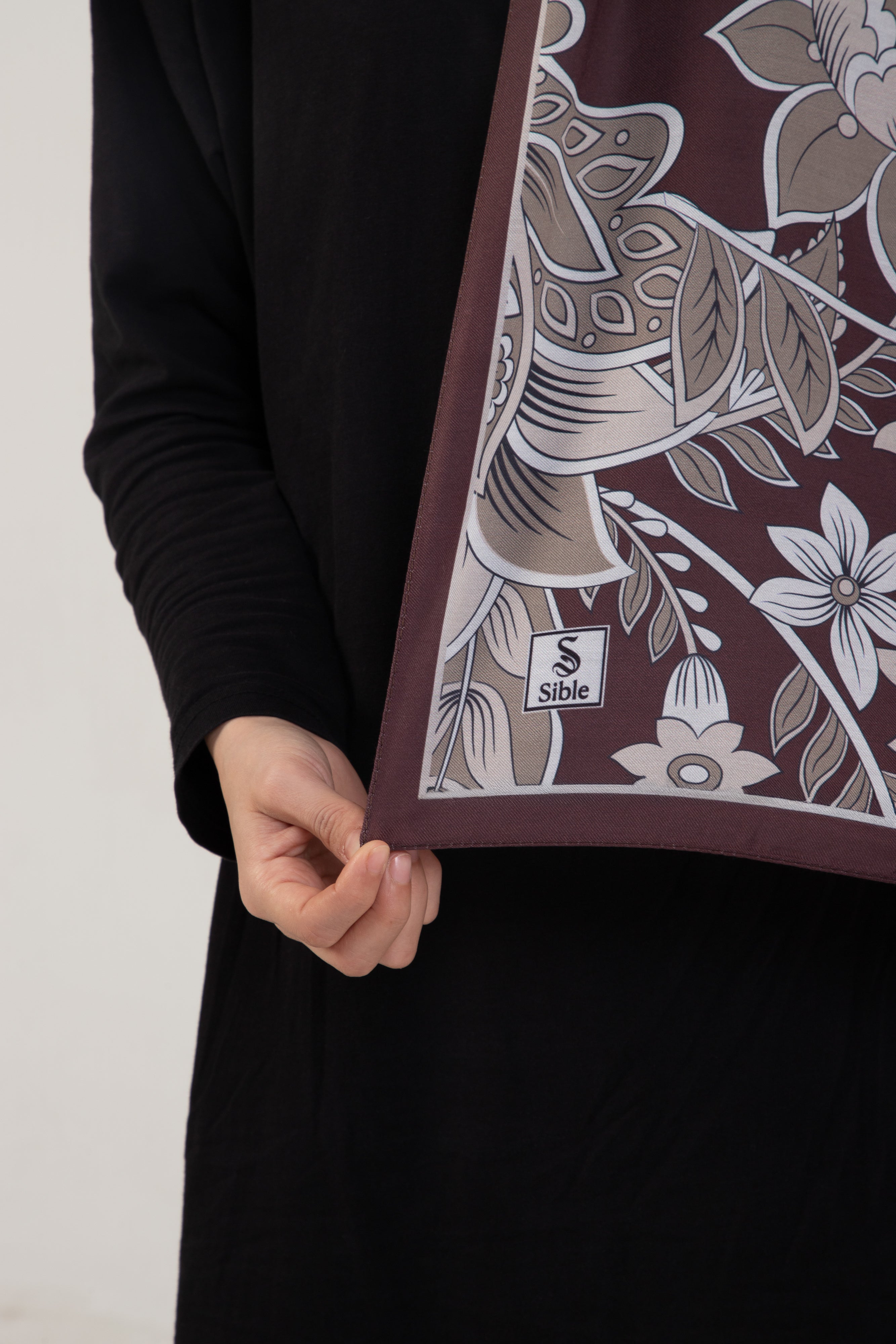 Floral “Zahara” Desenli İpeksi Soft Şal Kahverengi