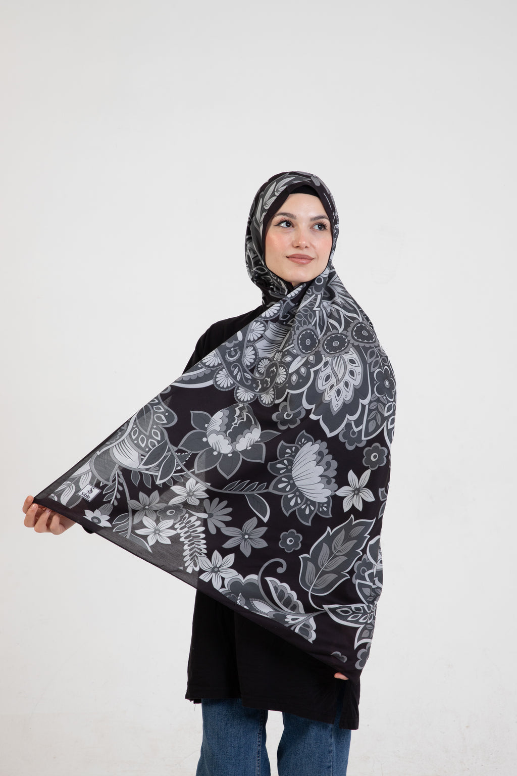 Floral “Zahara” Desenli İpeksi Soft Şal Siyah