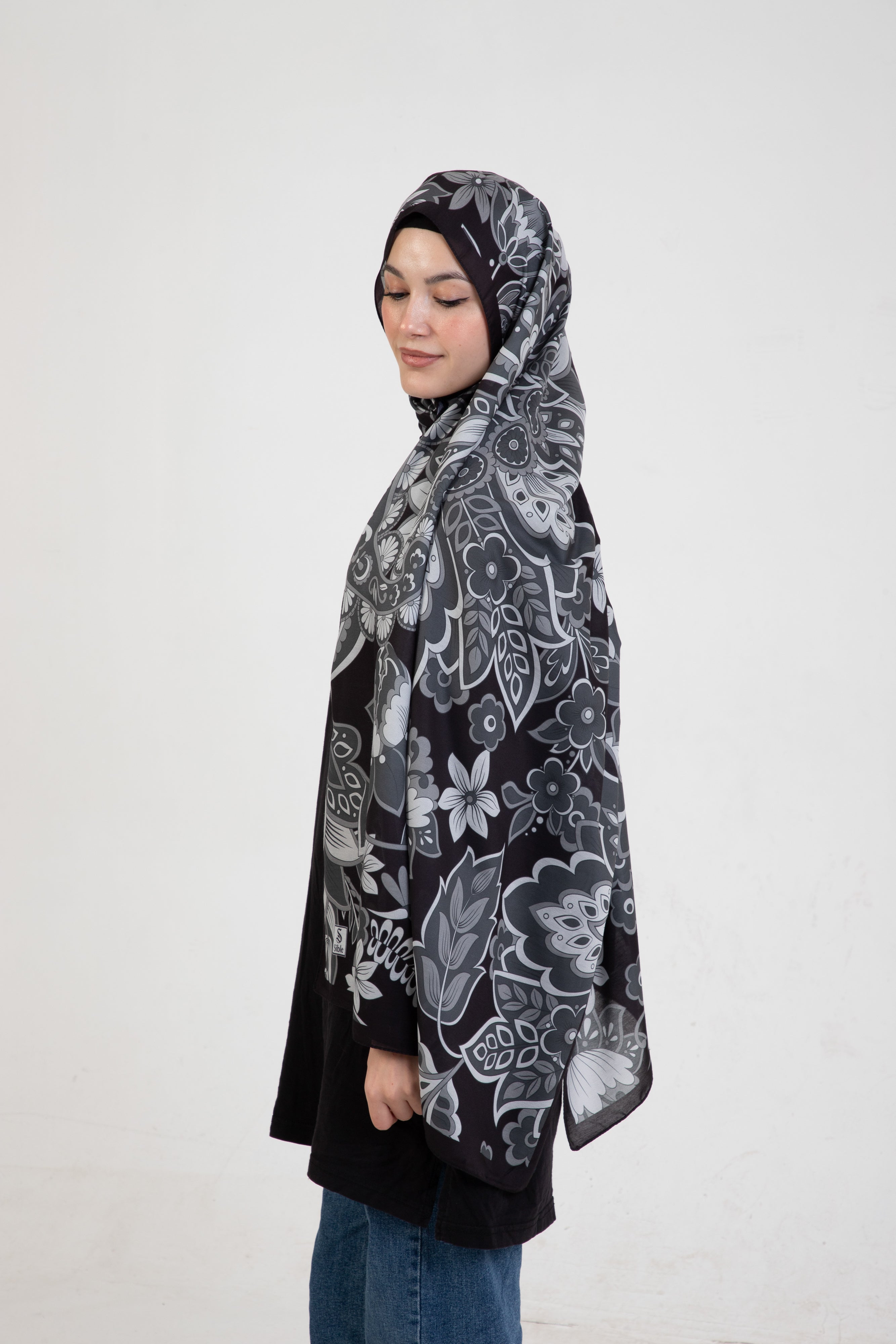 Floral “Zahara” Desenli İpeksi Soft Şal Siyah