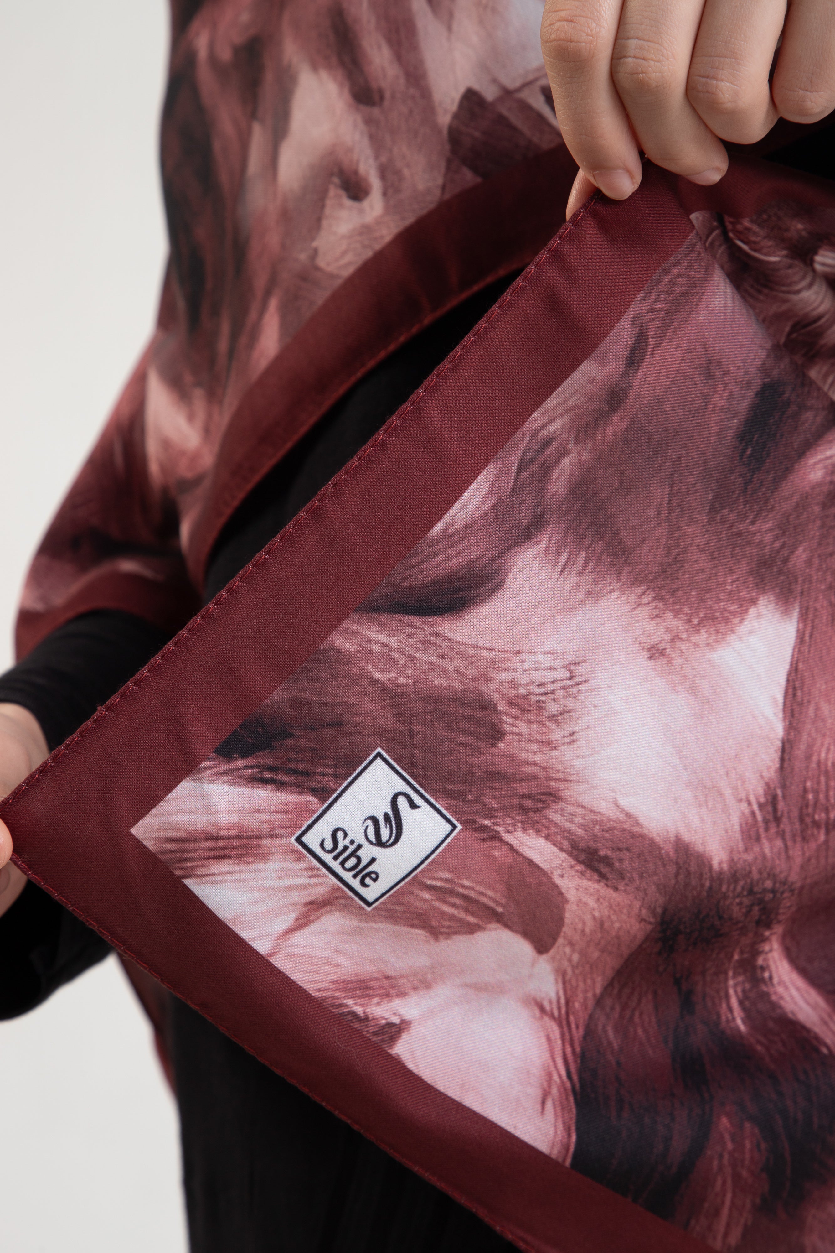 “Rosa” Gül Desenli İpeksi Soft Şal Bordo