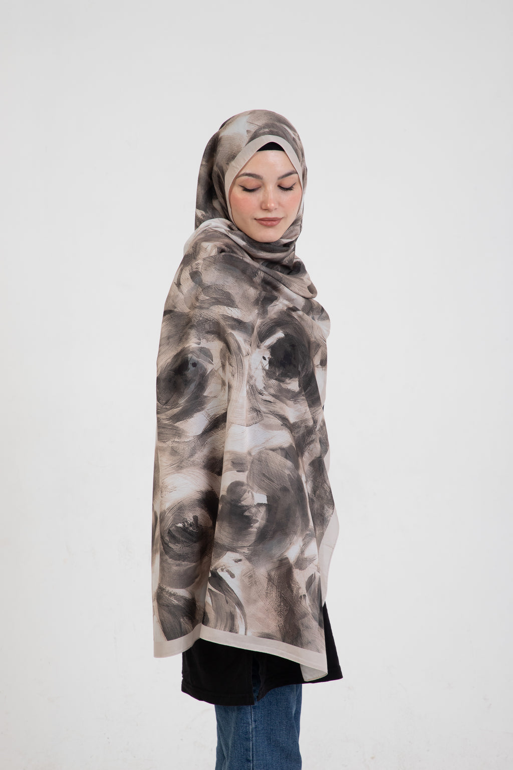 “Rosa” Gül Desenli İpeksi Soft Şal Bej