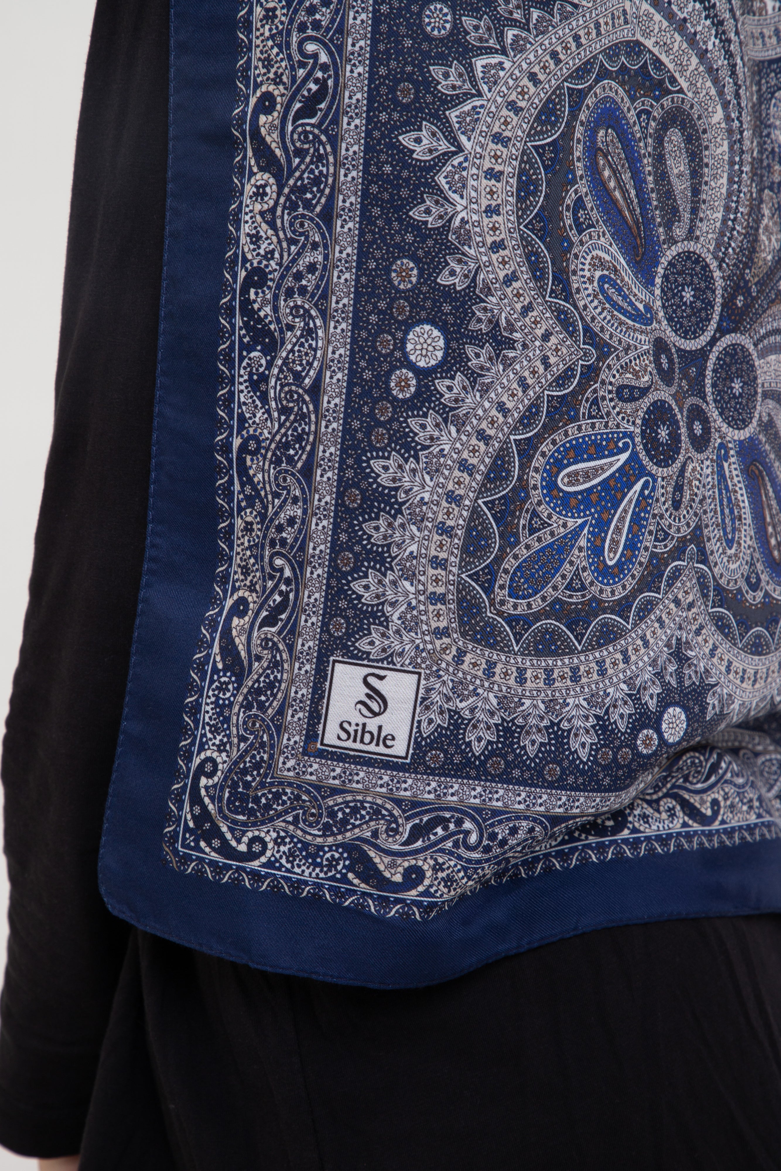 Etnik Etro “Tula” Desenli İpeksi Soft Şal Lacivert