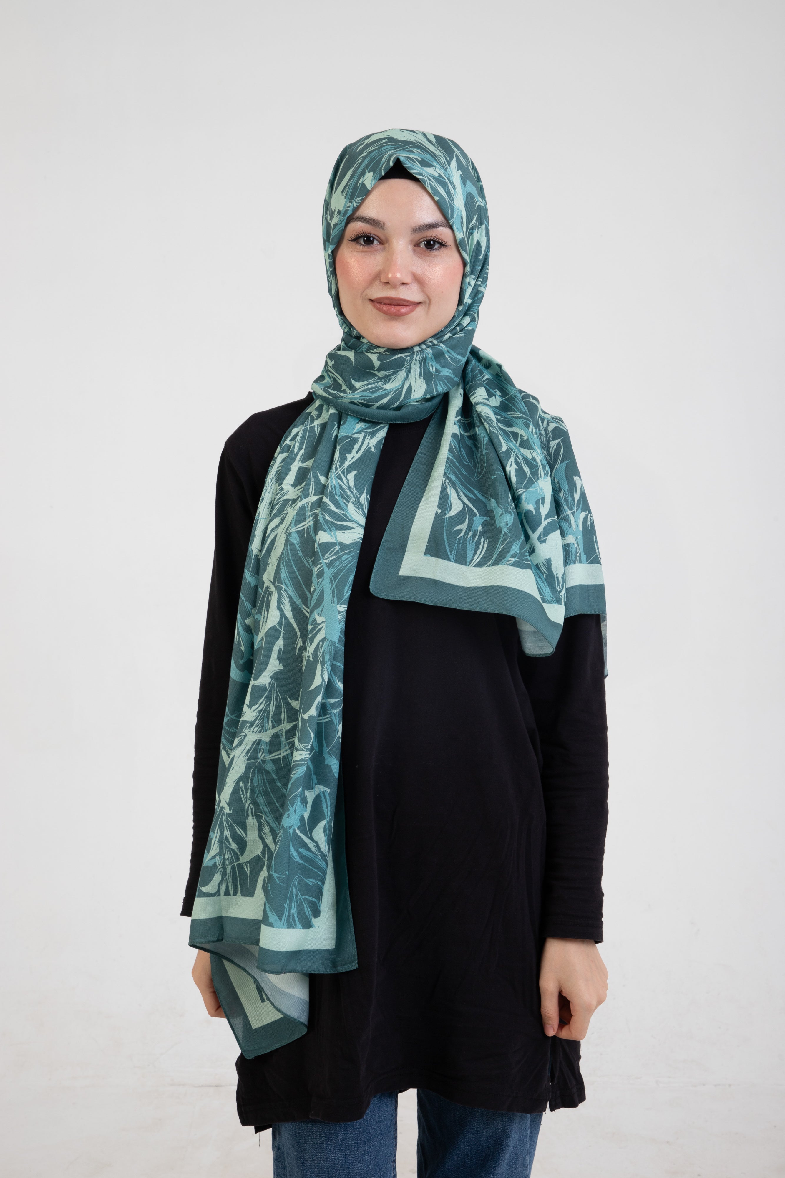 “Oasis” Desenli İpeksi Soft Şal Yeşil