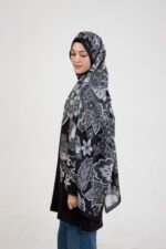 Floral “Zahara” Desenli İpeksi Soft Şal Siyah