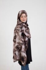 “Rosa” Gül Desenli İpeksi Soft Şal Kahverengi