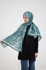 “Oasis” Desenli İpeksi Soft Şal Yeşil - Görsel 2